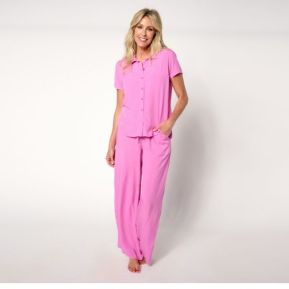 Muk Luks 2 Pc  Bed to Beach Button Down Shirt Pajamas Lounge Set NWT Size Small